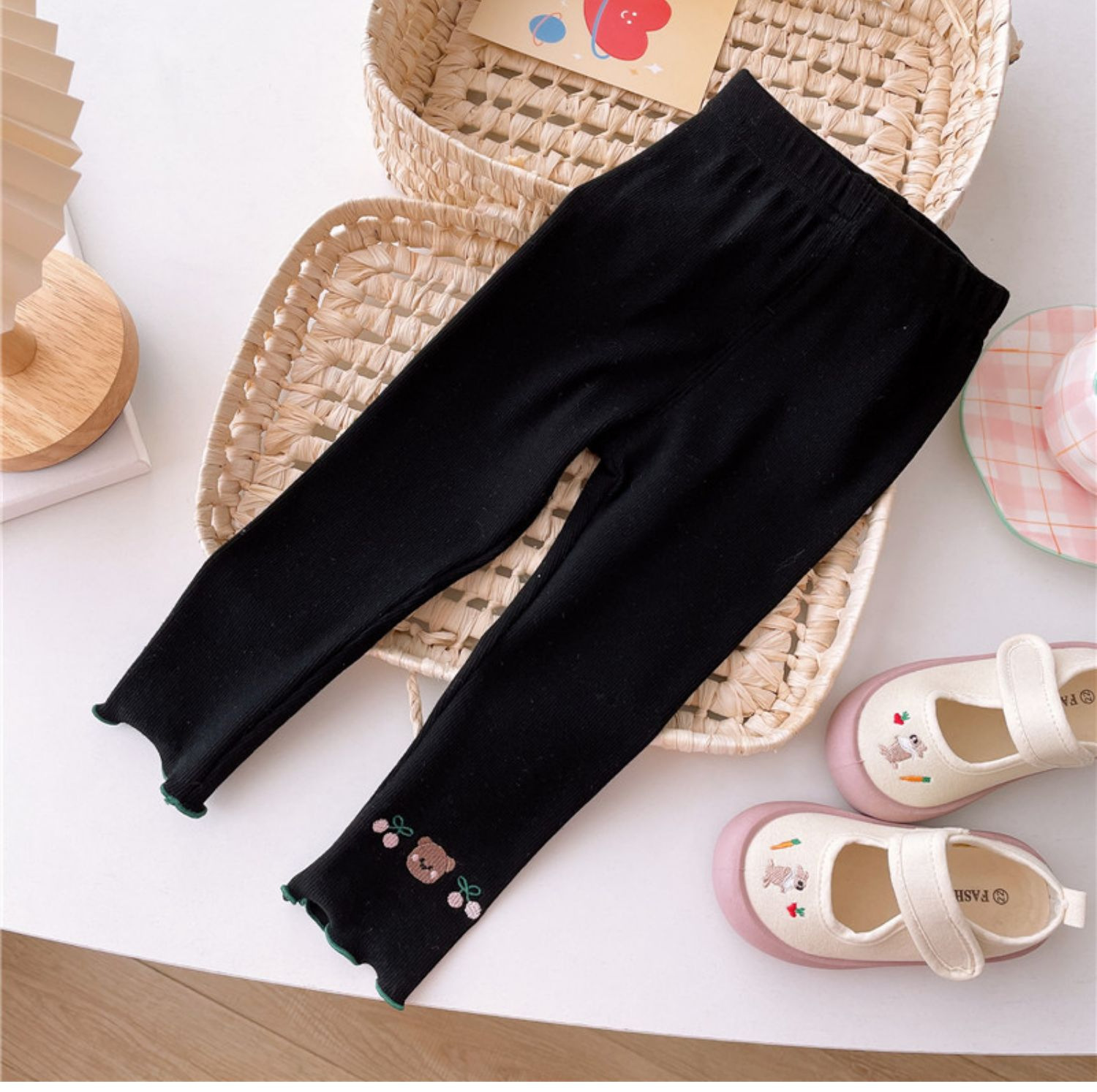 Kinderkleding Meisjesbroeken M - Baby Clothing Cheap recensie en prijs